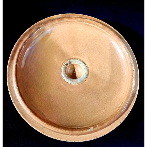 Watt Pottery Moon & Stars casserole, Dutch oven - Picture 5 of 10